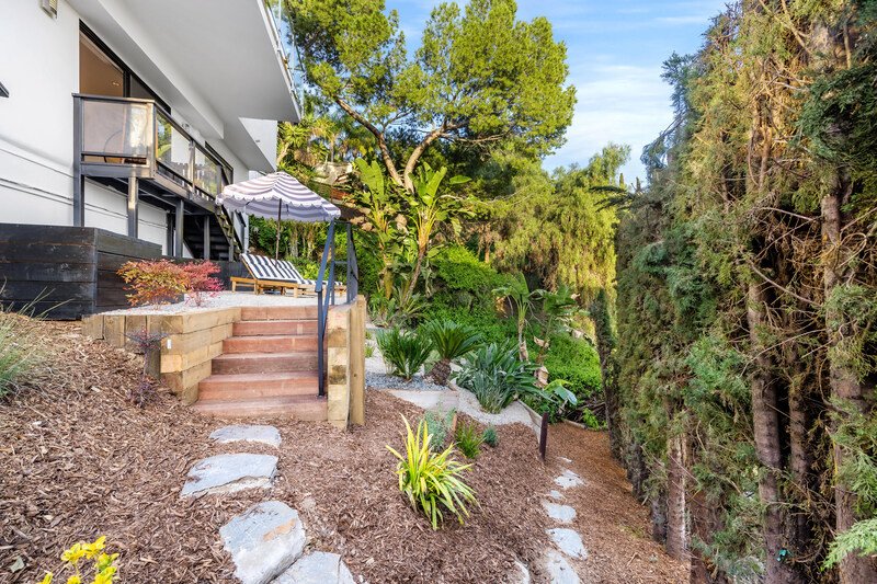 remodelación de una casa antigua con jardin